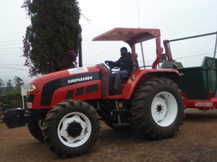 Garbage collection tractor
